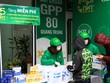Dược Hà Tây (Hataphar) phát khẩu trang, gel rửa tay và thực phẩm chức năng miễn phí cho khách hàng