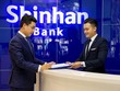 Ngân hàng Shinhan cho vay mua nhà, mua xe lãi suất 7,5%/năm cố định 7 năm