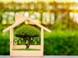 Thị trường tài chính 24h: Sóng cổ phiếu nhỏ nối dài