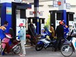 Giữ nguyên giá xăng, giảm giá dầu