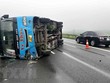 Xe khách bị lật trên cao tốc Nội Bài-Lào Cai, 1 người bị thương