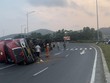 Xe container lật trên đường dẫn vào hầm Hải Vân