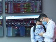 Cú sụt thử thách niềm tin và dòng tiền