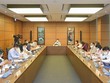 Đại biểu Quốc hội đề nghị Chính phủ " thắt lưng buộc bụng”