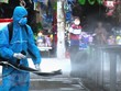 Bộ Y tế yêu cầu không phun hoá chất khử khuẩn SARS-CoV-2 ngoài trời