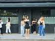 Các bạn trẻ TP.HCM dạo phố những ngày “ bình thường mới”