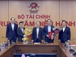 Ông Nguyễn Thành Long giữ chức Chủ tịch, ông Phạm Văn Hoàng giữ chức Tổng giám đốc Sở Giao dịch Chứng khoán Việt Nam