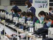 Ảnh hưởng bởi dịch COVID-19, bữa ăn trưa nhà máy vẫn đủ 1.500 công nhân, nhưng tháng tới có thể khác vì chỉ còn 1 đối tác Nga đặt hàng