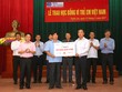 Giải golf Báo Đầu tư mang niềm vui đến với 160 em học sinh tỉnh Nghệ An