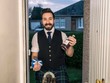 Tục lệ xông đất ở Scotland: trai đẹp mới có quyền