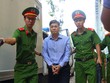 Cựu Phó chủ tịch UBND TP.HCM vận áo mới ngày nhận án