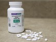 WHO đình chỉ thử nghiệm thuốc chữa sốt rét hydroxychloroquine trong điều trị Covid-19