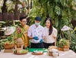 Chúng tôi cảm nhận một cái Tết an toàn ở Việt Nam