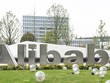 Cổ phiếu Alibaba rớt 1,7% sau tin đồn Ant Group tính đường lui cho Jack Ma