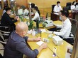 Tiền vẫn đổ vào ngân hàng, xuất hiện nỗi lo bong bóng chứng khoán