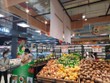 Gom trứng gà trong siêu thị thuộc Saigon Co.op, mang ra ngoài bán giá cao?