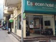 Chủ khách sạn nhỏ vật vã tìm lối thoát