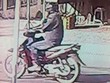Camera nhà dân ghi được hình giống kẻ cướp ngân hàng