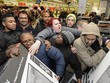 Bán lẻ truyền thống “đại chiến” thương mại điện tử trong ngày Black Friday
