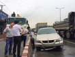 Đồng Nai: BMW tông dải phân cách rồi lật ngang trong mưa lớn