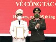 Trao quyết định của Bộ trưởng Bộ Công an về công tác tổ chức, cán bộ