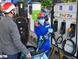 Sau nhiều ngày tăng "sốc", giá xăng chiều nay giảm 110 - 410 đồng/lít