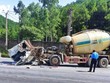 Xe bồn “mất đầu” sau cú va chạm kinh hoàng, tài xế thoát nạn thần kỳ