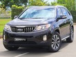 Kia Sorento giảm giá xuống dưới 800 triệu - trận chiến khó với Fortuner