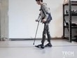 Khung xương robot Phoenix giúp người bị liệt hoàn toàn có thêm hy vọng đi lại