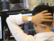 Nhà đầu tư chứng khoán thót tim vì sóng