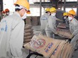 Siết đầu tư xi măng, kính xây dựng, gạch ốp lát