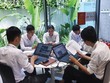 Môi giới bất động sản “giật gấu vá vai”