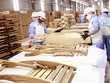 Tháng 8/2021, xuất khẩu máy vi tính, đồ gỗ, giày dép giảm sâu