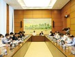Quốc hội lo “sức khỏe” người dân, doanh nghiệp