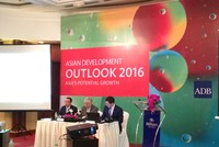 Họp báo công bố ra mắt Báo cáo triển vọng châu Á 2016 (Ảnh: K.T)