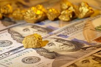 Giá vàng hôm nay ngày 3/12: Giá vàng trong nước trái chiều