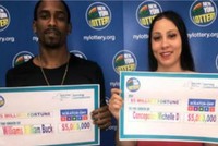 William Williams, 24 tuổi và Michelle Concepcion, 25 tuổi ở New York, kể rằng họ đã mua chiếc vé số giá 20 USD để đổi tờ 100 USD và trúng ngay 5 triệu USD.