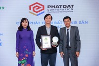 Ông. Bùi Quang Anh Vũ - Phó TGĐ Đầu Tư nhận giả Top 3 Doanh nghiệp Midcap.