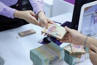 Tín dụng tăng chậm là nguyên nhân khiến lãi suất liên tục giảm.