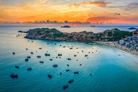 Quy Nhơn là điểm đến du lịch mới nổi thu hút khách du lịch trong nước và quốc tế.