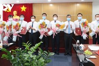 Trao quyết định bổ nhiệm lãnh đạo các sở, ngành ở Bình Dương.