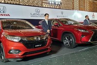 Một số đại lý lấy xe tại nhà máy ở Vĩnh Phúc xong không đưa về tỉnh hết mà “gửi” lại kho một số ở Hà Nội để chào khách và bán luôn (ảnh minh họa).