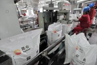 Tình trạng thiếu phân đạm có nguy cơ làm cắt giảm năng suất cây trồng toàn cầu