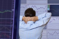 Chứng khoán, dầu thế giới cùng lao dốc vì lo ngại kinh tế giảm tốc
