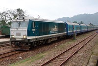 Vốn ngoại đang chờ Cho đến thời điểm này, Lotte E&C (Hàn Quốc) là nhà đầu tư nước ngoài sốt sắng nhất đối với Dự án Nâng cấp tuyến đường sắt Yên Viên - Lào Cai và xây dựng đoạn đường sắt kết nối Lào Cai - Hà Khẩu theo hình thức PPP. Nhà đầu tư Hàn Quốc cho biết, sẵn sàng bỏ kinh phí lập đề xuất dự án nâng cấp cho tuyến đường đang đứng thứ hai về sản lượng vận tải hàng hóa trong mạng đường sắt quốc gia.