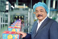 "Sự trong sáng, tri thức, bản lĩnh và lòng tự tin của một doanh nhân hướng tới tương lai mới giúp ta ngẩng cao đầu trong thế giới phát triển hội nhập".