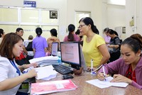 Cần có chương trình khuyến khích người dân lấy hóa đơn. ẢNH: NGỌC DƯƠNG