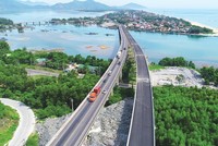 Đường dẫn phía Bắc (địa phận Thừa Thiên Huế) đi kèm hạng mục cầu qua đầm Lập An thuộc Dự án Mở rộng ống hầm Hải Vân 2 đang hiện thực hóa nhiều quy hoạch đô thị, du lịch.