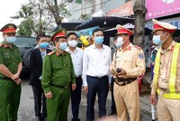 Chủ tịch UBND TP.Đà Nẵng, ông Lê Trung Chinh kiểm tra các chốt phòng chống Covid-19 trên địa bàn thành phố.