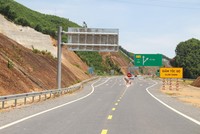 Một đoạn cao tốc La Sơn - Túy Loan do Nhà nước đầu tư.